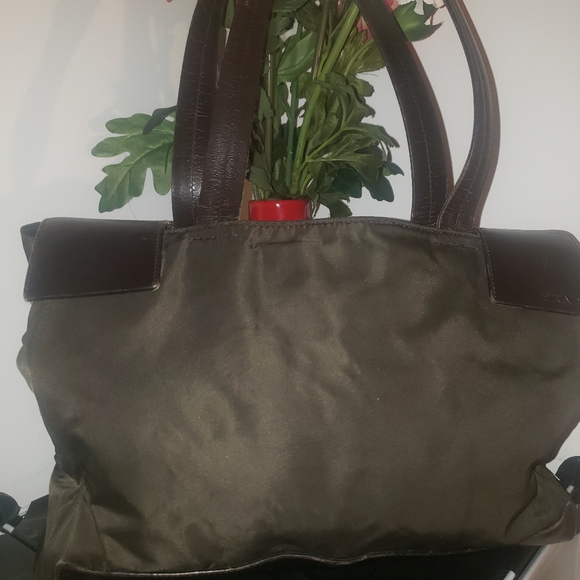 Prada bag - Picture 2 of 8